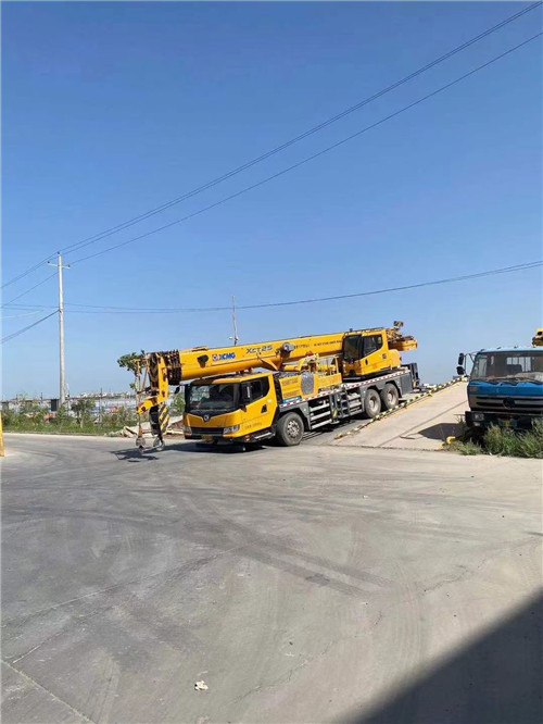 铁山区吊车作业时，可能会产生哪些额外收费项目？