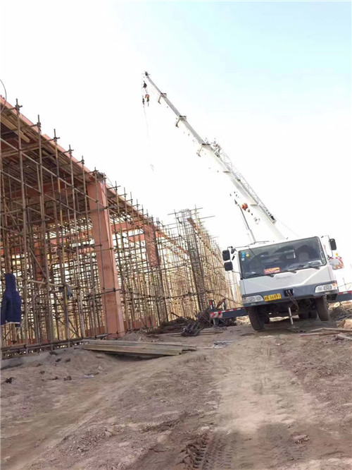 铁山区吊车作业的安全注意事项有哪些？